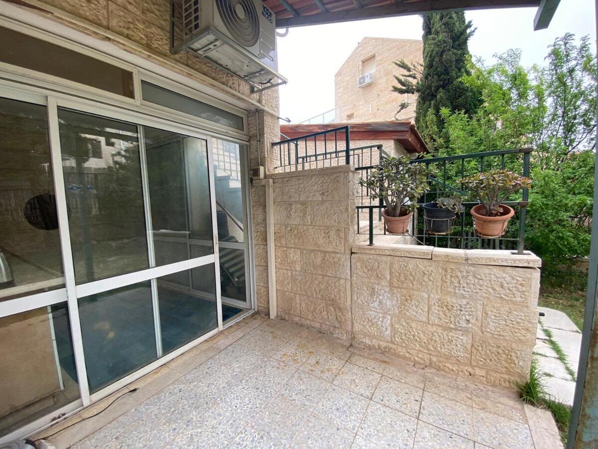 Ferienwohnung דירת גן מרווחת במיקום מעולה עם נטפליקס חינמי Ma'ale Adumim Exterior foto