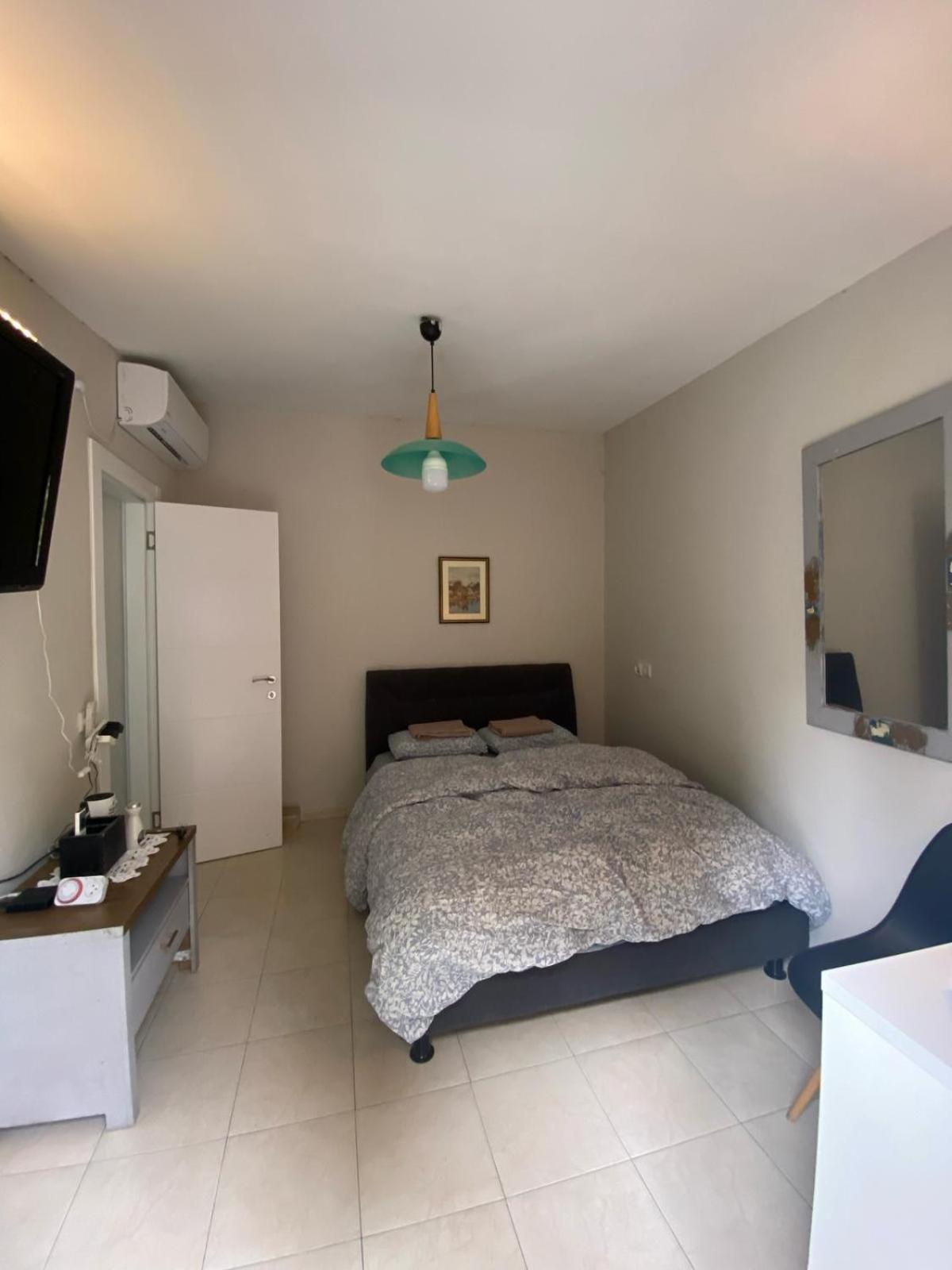 Ferienwohnung דירת גן מרווחת במיקום מעולה עם נטפליקס חינמי Ma'ale Adumim Exterior foto